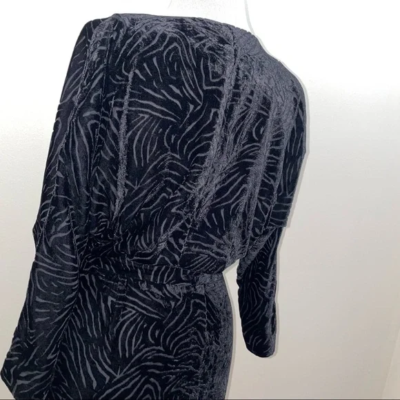 Paris Atelier & Other Stories Black Zebra Texture  Velvet Wrap Dress Size Small - Picture 10 of 15